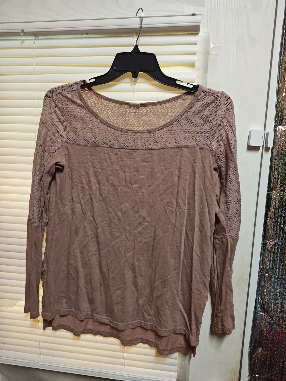 Wild Pearl Mauve Lace Yoke Long-Sleeve Top